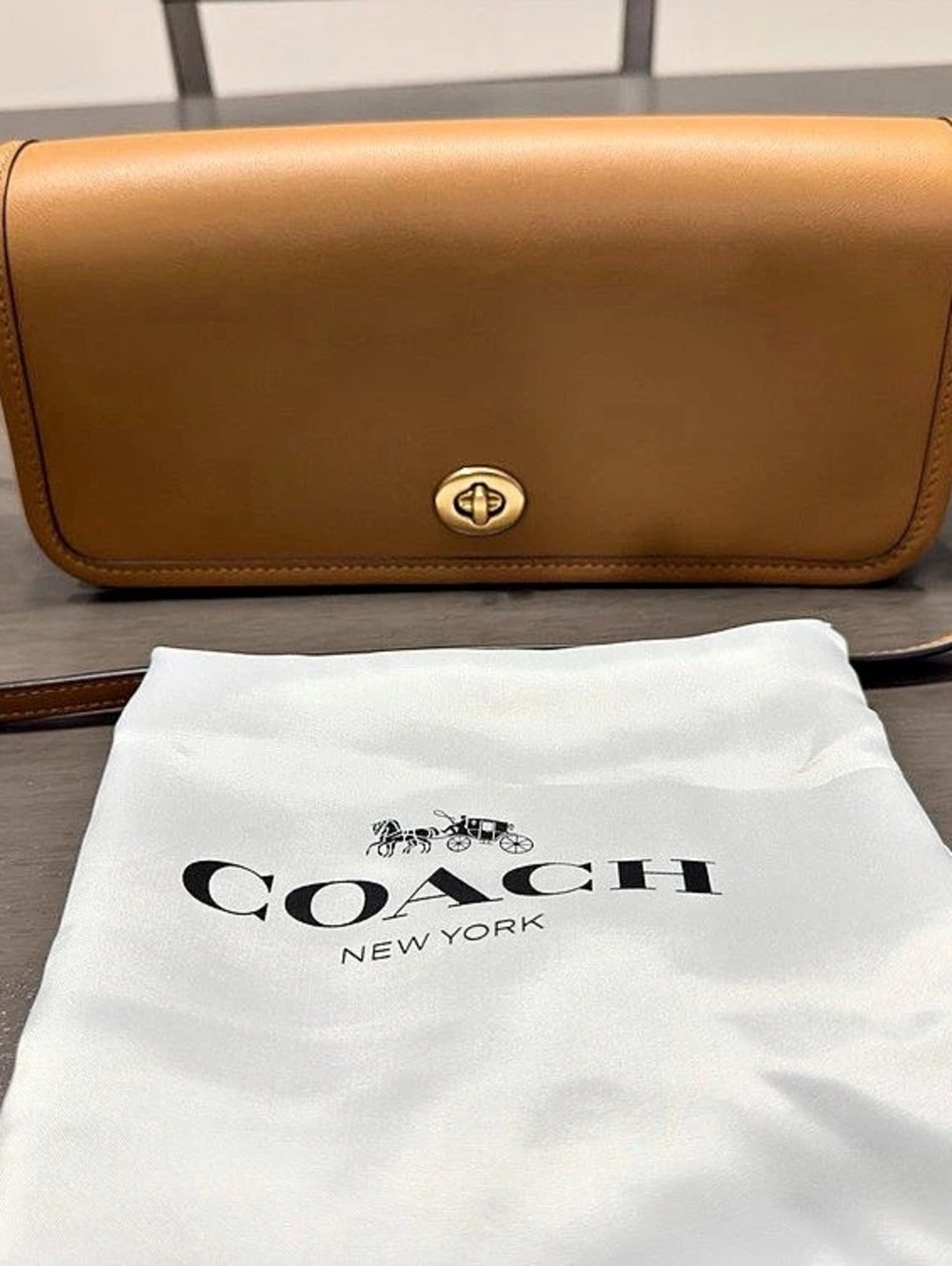 NWT Coach Dinky shoulder bag in honey brown